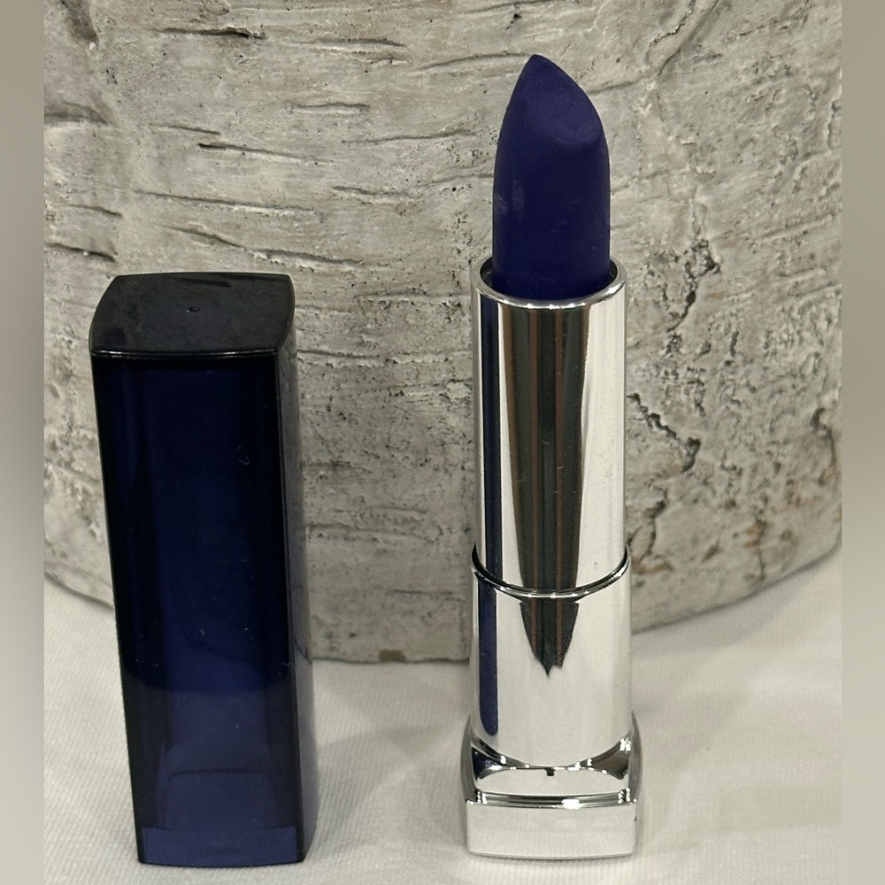Maybelline Sapphire Siren Lipstick with Silver Cap